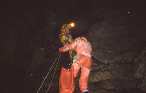 1987-Trou-Bernard-Rogier-et-Hans-10